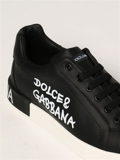 dolce e gabbana sneakers.